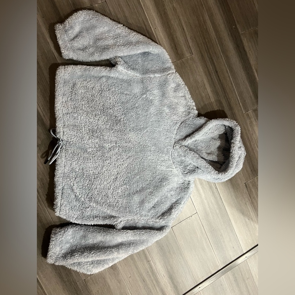 HM Fuzzy Hoodie Cropped